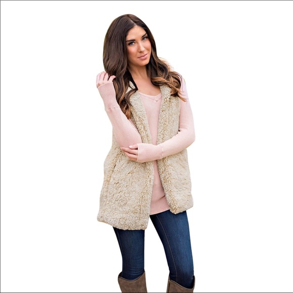 Cozy fur vest with hood! - Picture 5 of 7